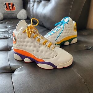 Jordan Retro 13s Size 5 Youth Used